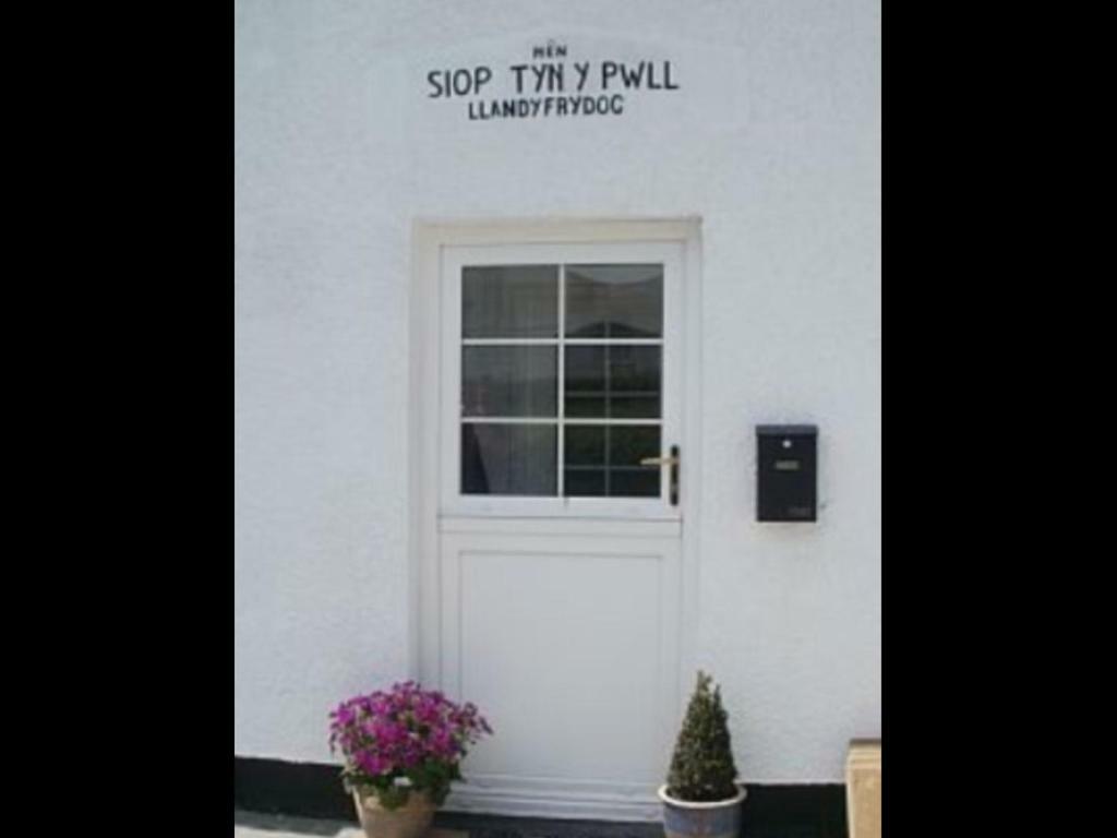 The Old Shop Villa Llandyfrydog Dış mekan fotoğraf