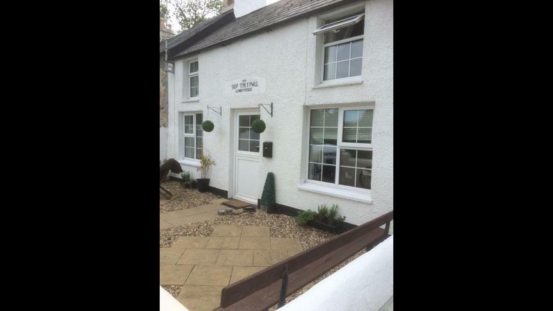 The Old Shop Villa Llandyfrydog Dış mekan fotoğraf